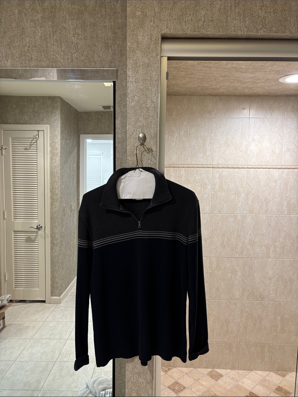 Men’s Banana Republic three-quarter zip sweater S Large